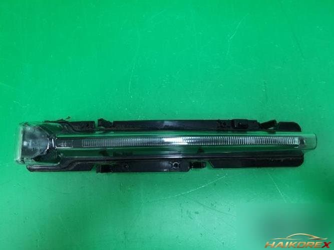 Ford Taurus 2010 — поворотник правый AG13 13B220 A