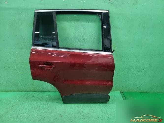 Volkswagen Tiguan 2009 — дверь задняя правая