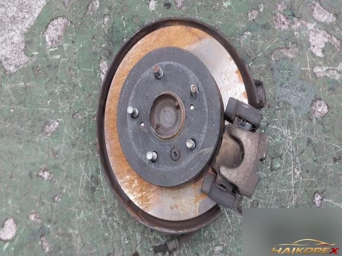Toyota Camry 2008 — кулак задний правый 4231306100