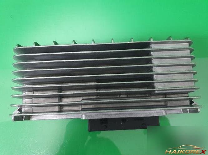 Audi A4 2009 — усилитель 8T0035223AB