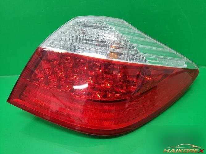 Hyundai Genesis 2009 — фонарь комбинированный задний правый (2690900010)