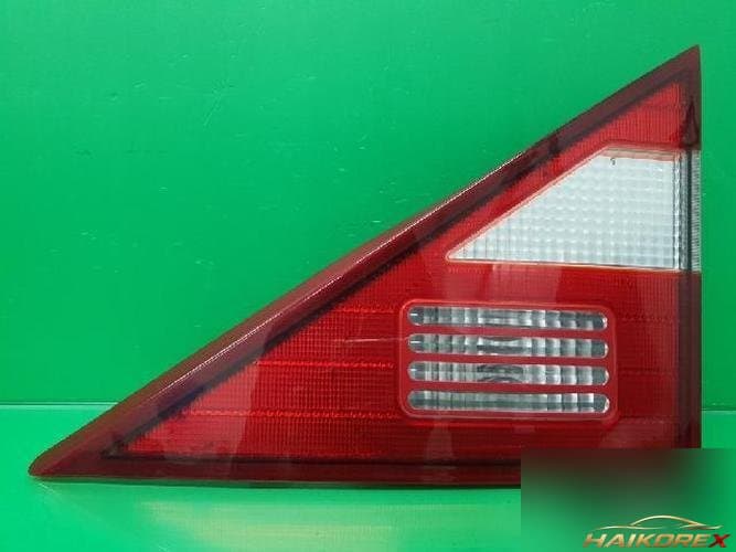 SsangYong Rodius 2004 — накладка крышки багажника (с фонарём)