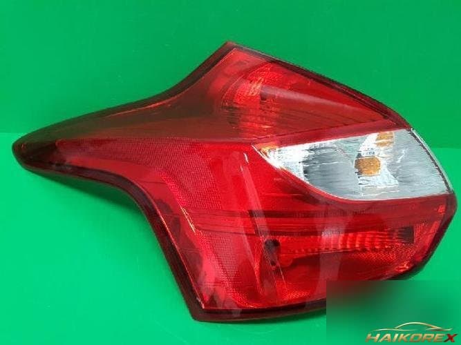 Ford Focus 2014 — комбинированный фонарь задний левый (водительский) BM51 13405 1