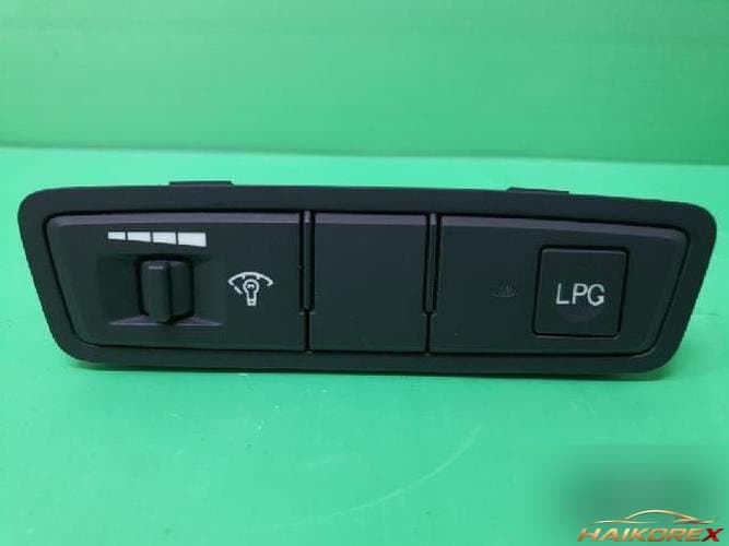 Hyundai Sonata 2011 — кнопка/выключатель 1