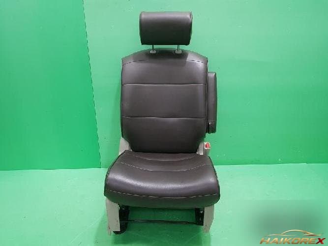Nissan Cube 2012 — сиденье