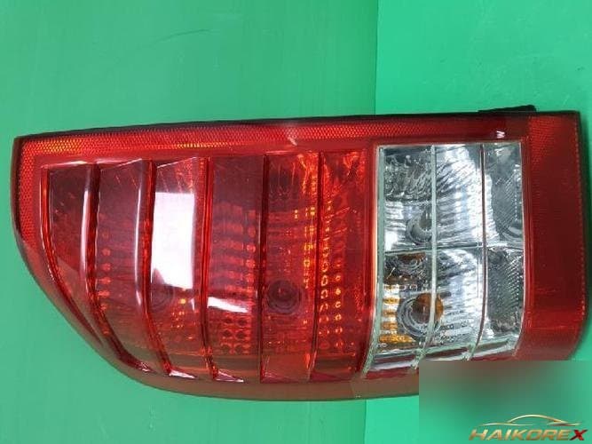 Kia Carnival 2011 — комбинированный фонарь задний левый
