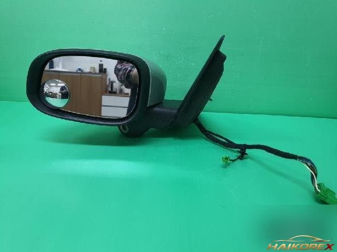 Volvo C30 2009 — зеркало боковое левое 30799988