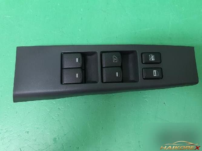Renault SM5 2009 — кнопка электростеклоподъемника 1