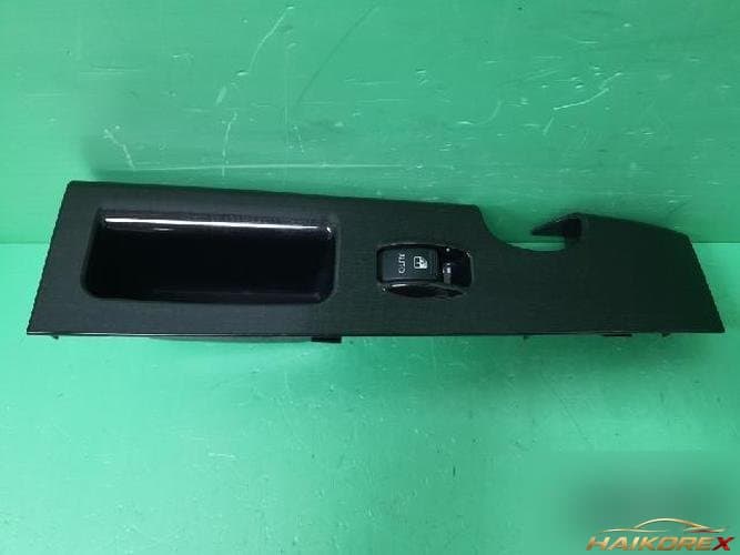 Kia Sorento 2007 — кнопка стеклоподъемника 935753E0208Y