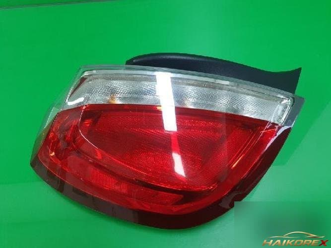 Ford MKS 2011 — комбинированный фонарь задний левый (водительский) AA5313B505AC