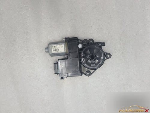 Мотор стеклоподъемника передней двери Genesis G80 82450B1000
