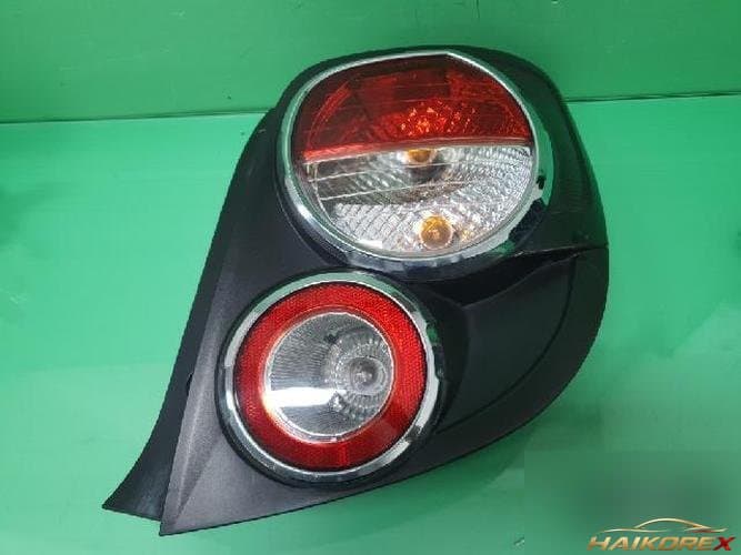 Chevrolet Aveo 2012 — комбинированный фонарь задний правый 96831066