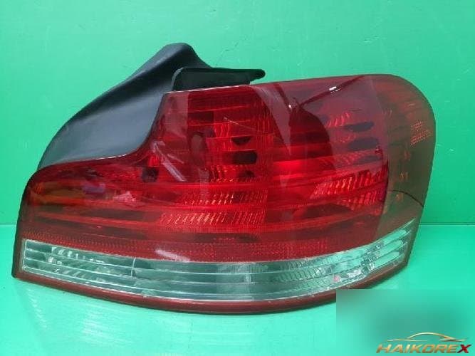 BMW 1-Series 2010 — фонарь задний в сборе правый (пассажирский) 6321 4 869 810