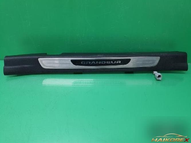 Hyundai Grandeur 2015 — накладка порога двери 85881 3V100