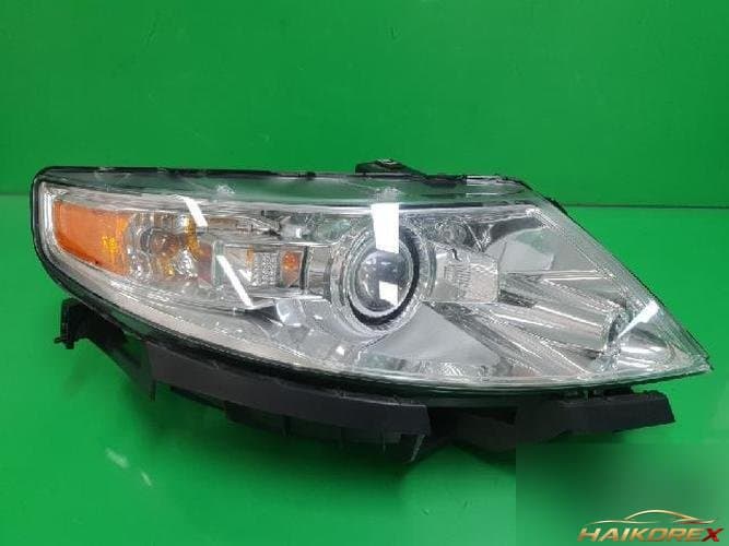 Ford MKS 2011 — фара правая