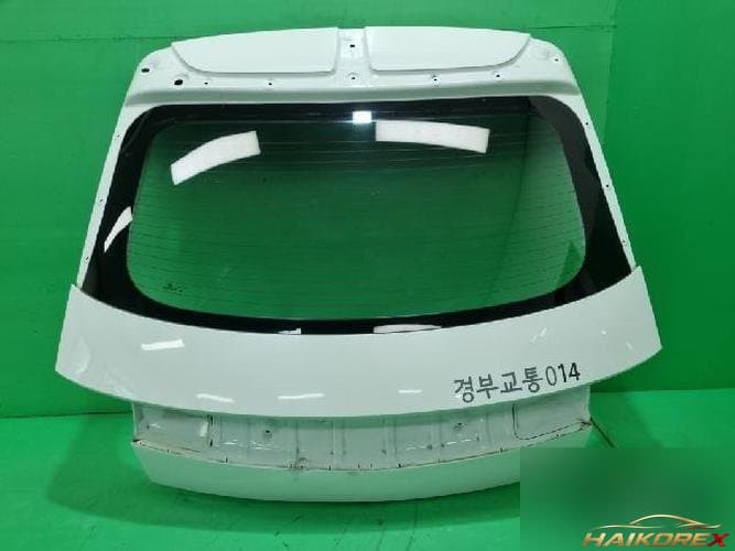 Hyundai Ioniq 2022 — крышка багажника (белая)