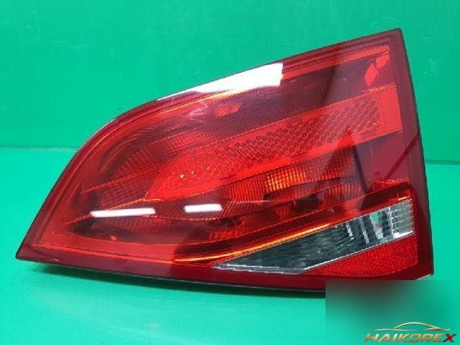 Audi A4 2009 — белая отделка багажника (комплект 1)