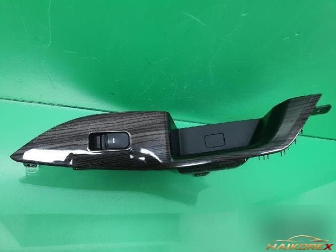 Kia K5 2011 — кнопка электростеклоподъемника