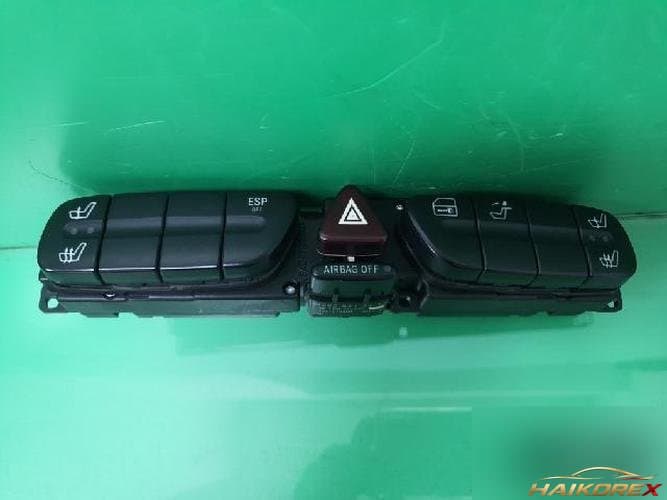Mercedes-Benz C-Class 2003 — кнопка/выключатель 2038215458