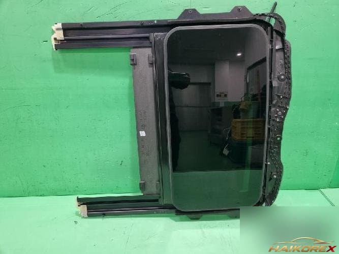 Land Rover Range Rover 2010 — люк крыши