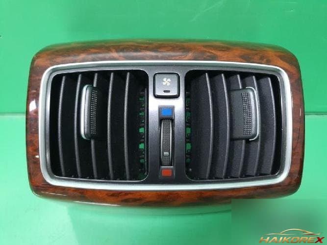 Hyundai Equus 2012 — приборная панель