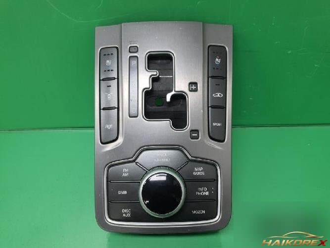 Hyundai Equus 2012 — панель приборов 1
