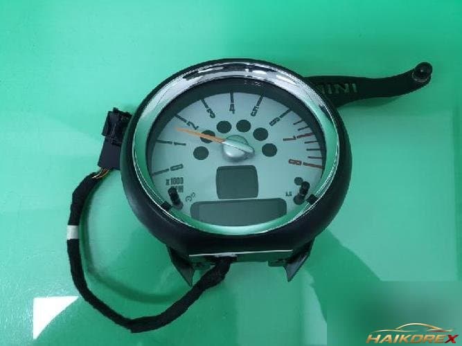 Mini Cooper 2008 — приборная панель 1