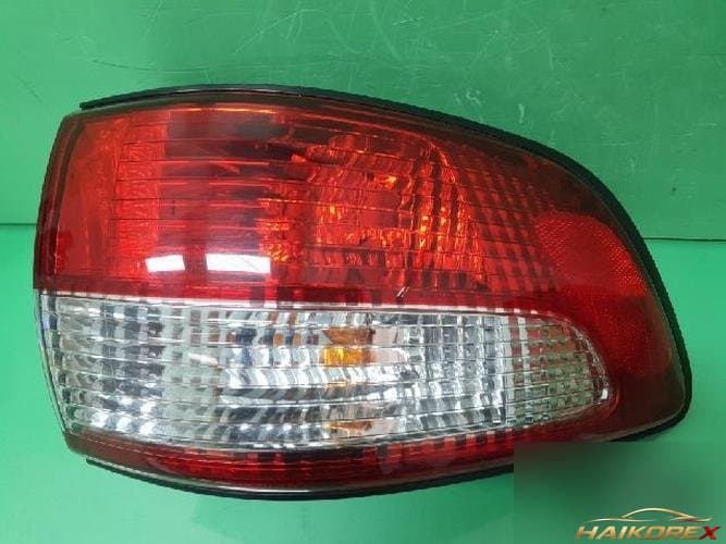 Toyota Sienna 2002 — комбинированный фонарь задний правый (со стороны пассажира)