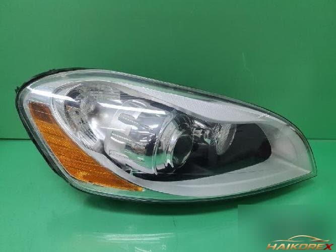 Volvo XC60 2010 — фара правая 30763136