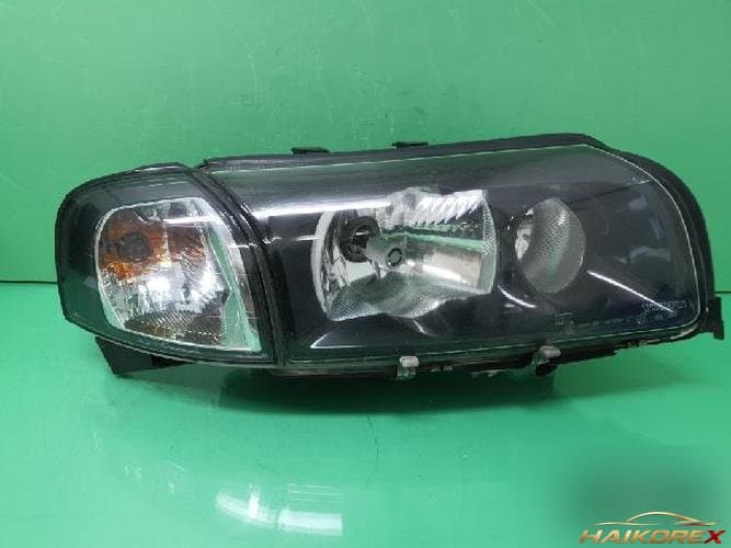 Volvo S80 2004 — фара правая 30655902