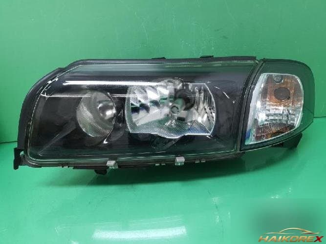 Volvo S80 2004 — фара левая 30744156