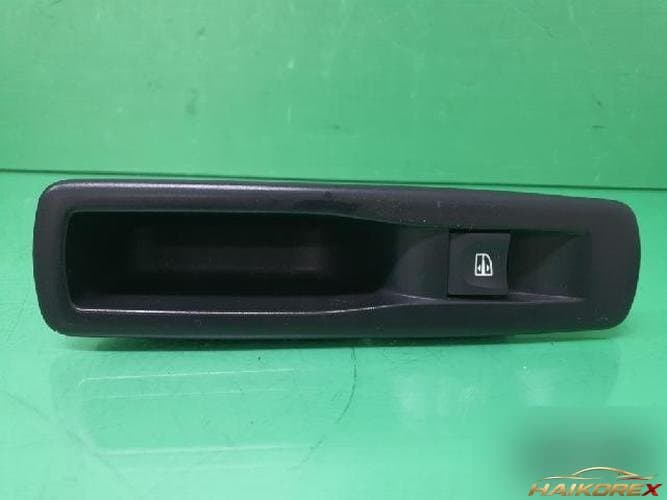 Renault SM3 2011 — кнопка стеклоподъемника
