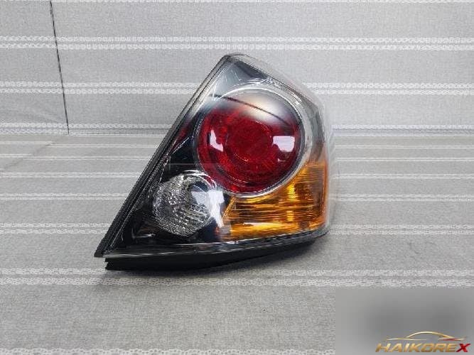 Nissan Altima 2010 — комбинированный фонарь (задний) правый