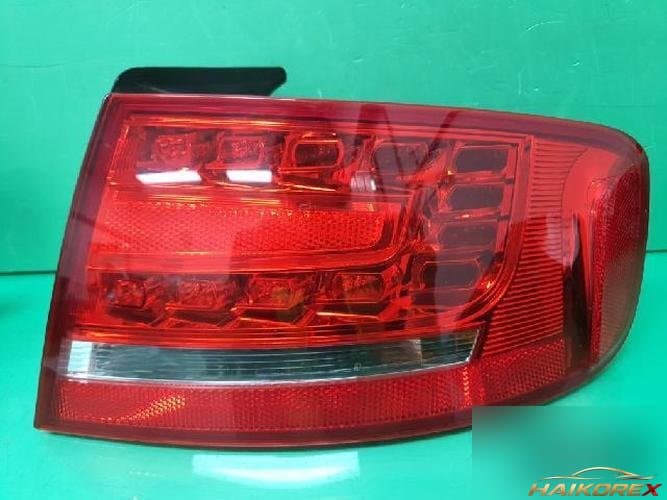 Audi A4 2010 — комбинированный фонарь задний правый (пассажирский)