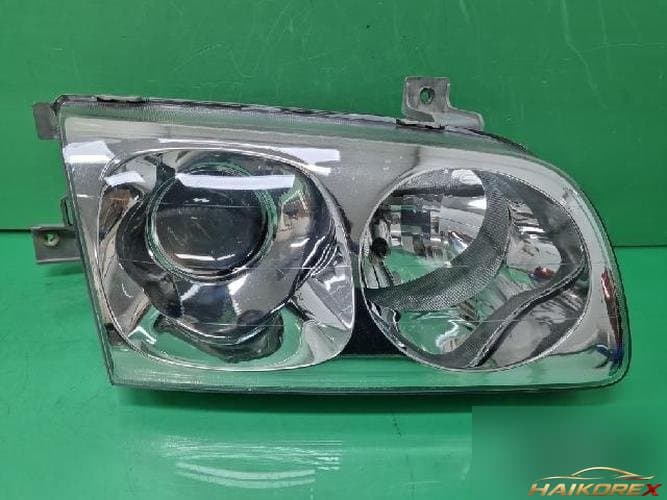 Hyundai Trajet 2000 — фара правая