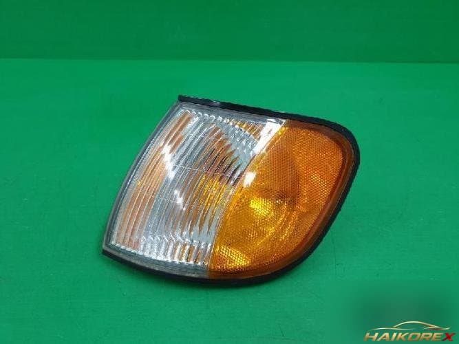 Kia Sportage 2000 — указатель поворота левый 0K08051070B