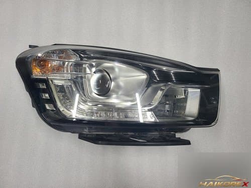 Фара передняя правая с DRL и корректором света 8310634110