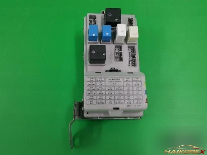 Hyundai Grandeur 2004 — блок предохранителей салонный 9220039561