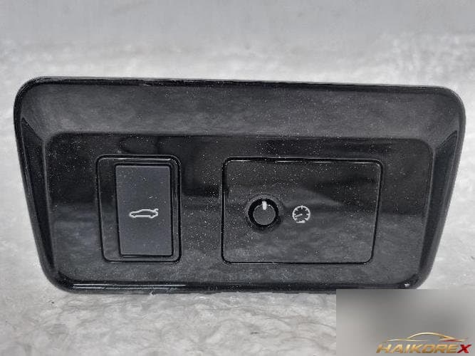 Jaguar XF 2018 — кнопка багажника GX73-11654-BC