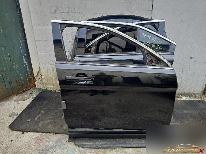 Ford Taurus 2012 — передняя дверь правая