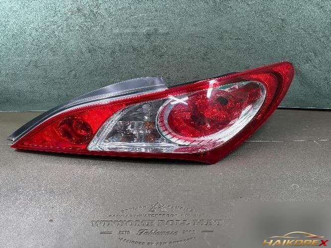 Hyundai Genesis 2010 — комбинированный фонарь задний правый (со стороны пассажира)