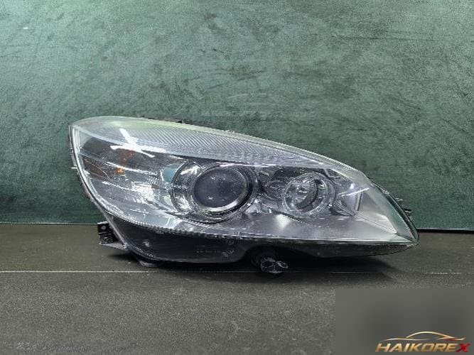Mercedes-Benz C-класс 2008 — фара правая