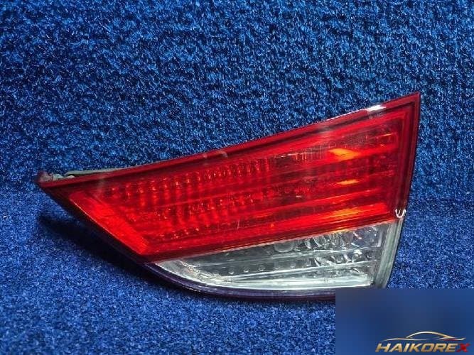 Hyundai Avante 2012 — фонарь в крышку багажника