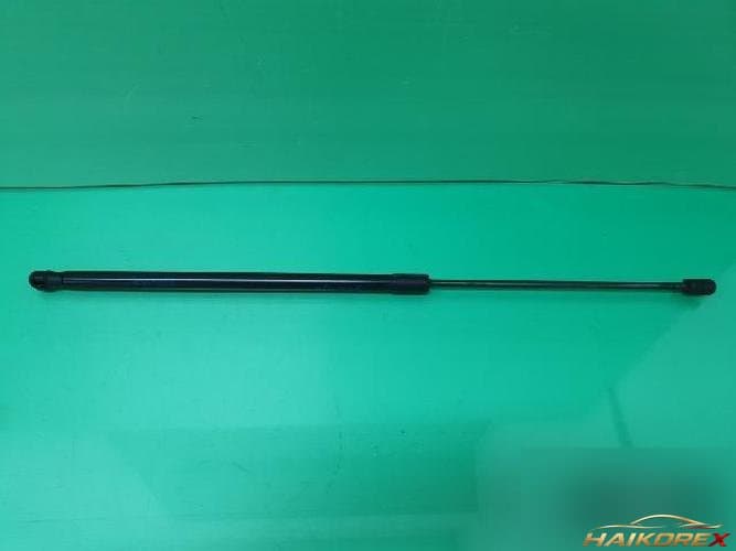 Volkswagen Beetle 2011 — крышка капота 1C0 823 359 E