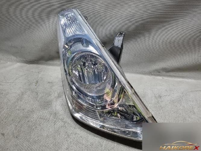 Hyundai Grand Starex 2011 — фара головного света правая (ксеноновая)