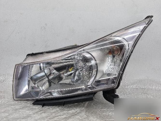 Chevrolet Cruze 2013 — фара левая