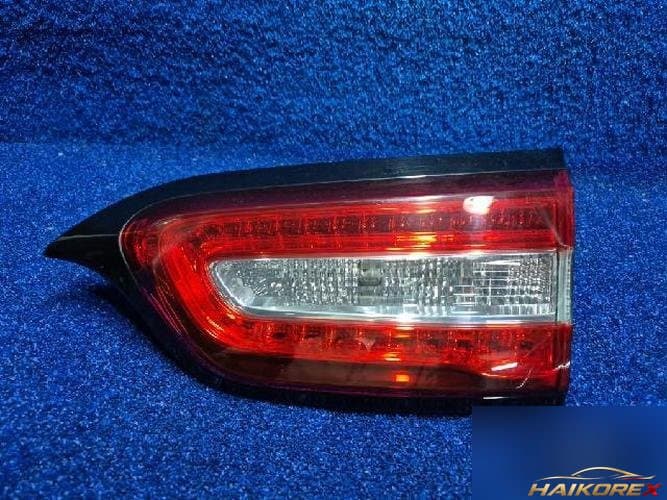 Jeep Grand Cherokee 2015 — крышка багажника белая 68102921AC