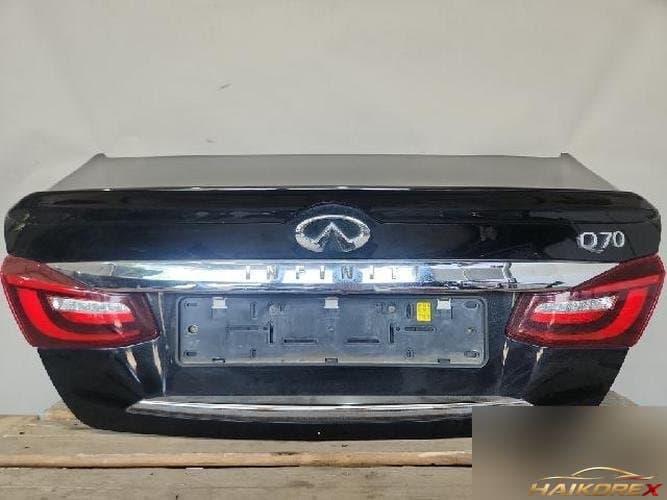 Infiniti Q70 2017 — крышка багажника