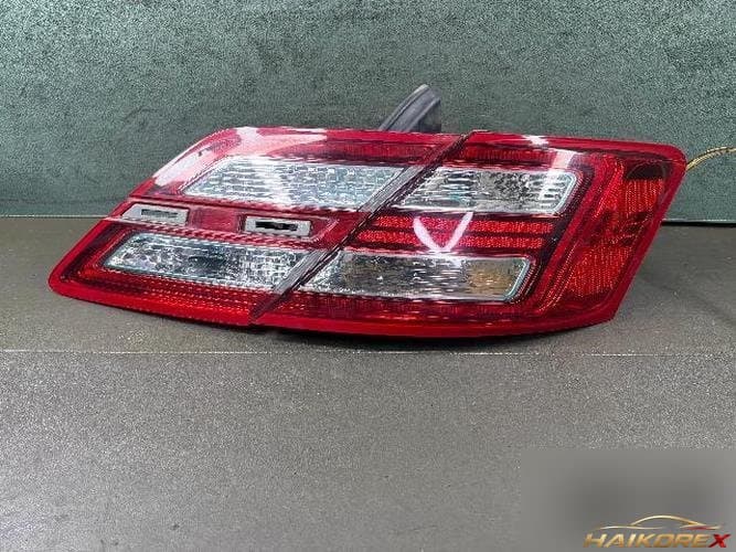 Ford Taurus 2013 — фонарь задний комбинированный правый (светодиодный)