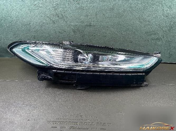 Ford Mondeo 2015 — фара головного света правая HID
